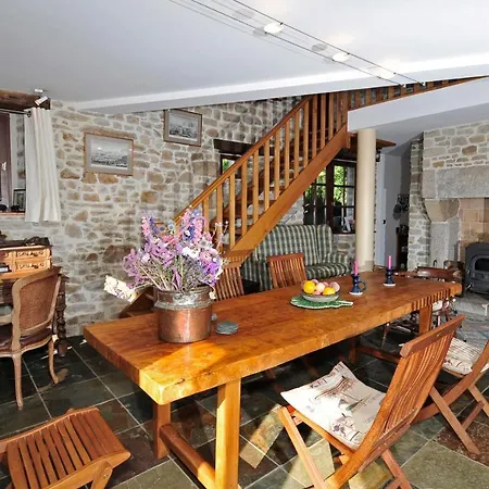 Saint-vaast-la-hougue Sleeps 10 Pool Wifi