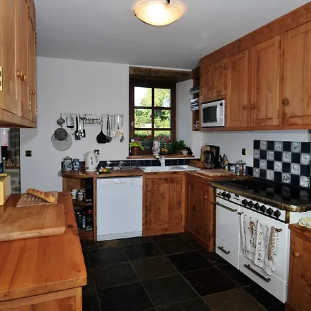 Saint-vaast-la-hougue Sleeps 10 Pool Wifi Saint-Vaast-la-Hougue