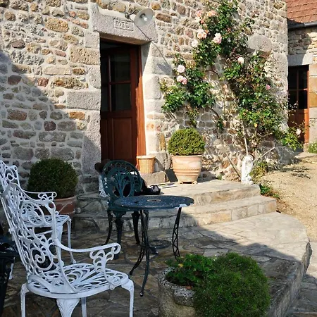 Villa Saint-vaast-la-hougue Sleeps 10 Pool Wifi